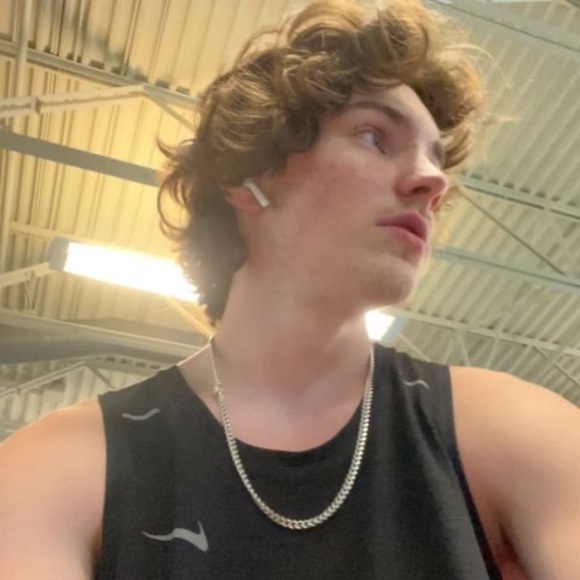 Meet your Posher, Andrew - Picture 1 of 1